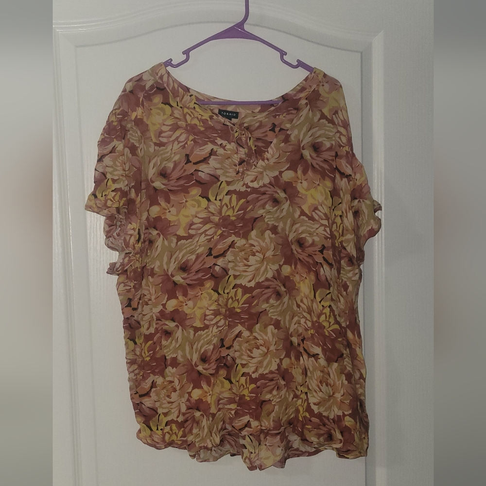 Torrid Mauve and Tan Short Sleeve Blouse